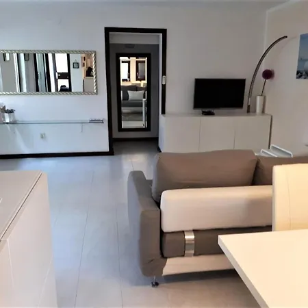 Apartmen Relax 200 M T Beach Apartment Rovinj Exterior photo