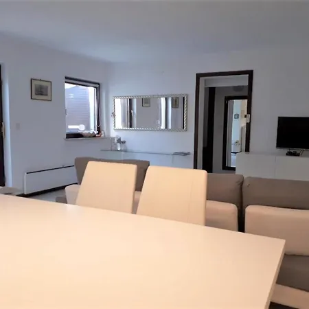 Apartmen Relax 200 M T Beach Apartment Rovinj Exterior photo
